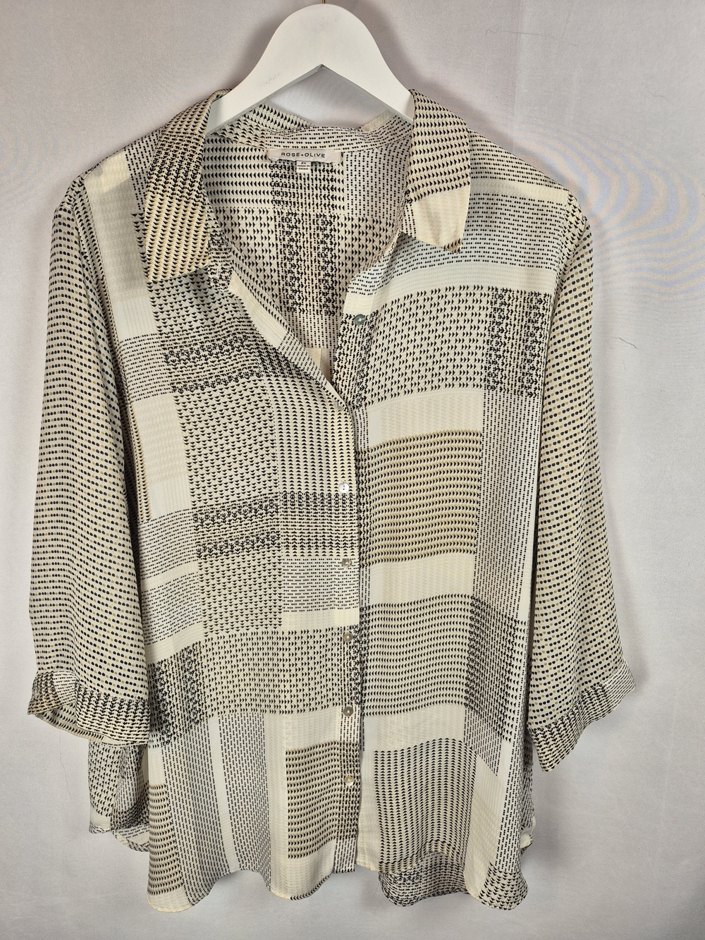 Rose & Olive Cream and Black Geometric Button-Up Blouse Size 2X